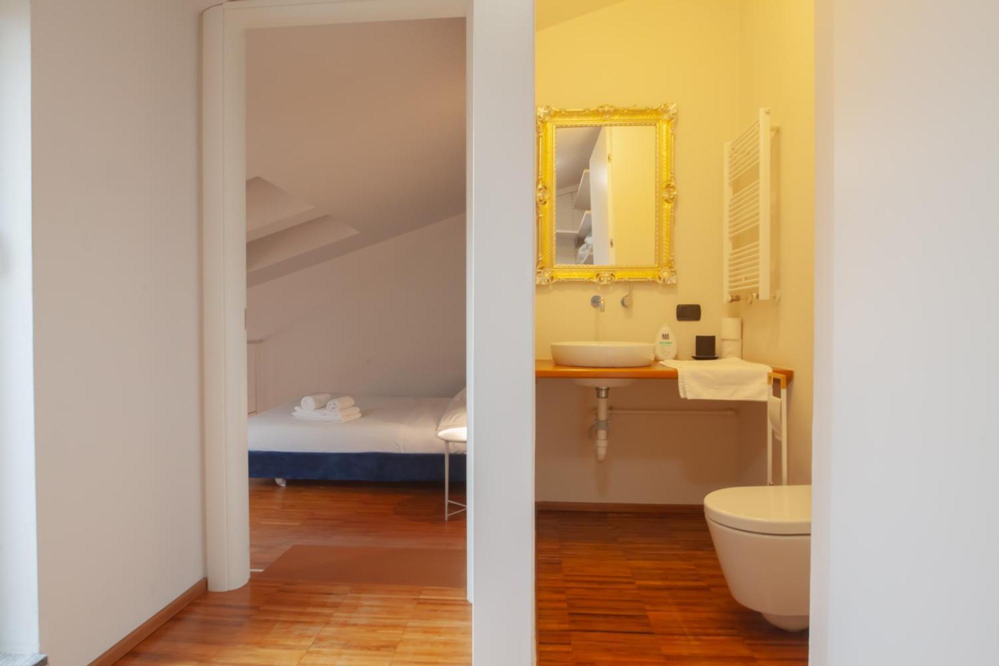 Navigli Design Apartment With Balcony ミラノ エクステリア 写真